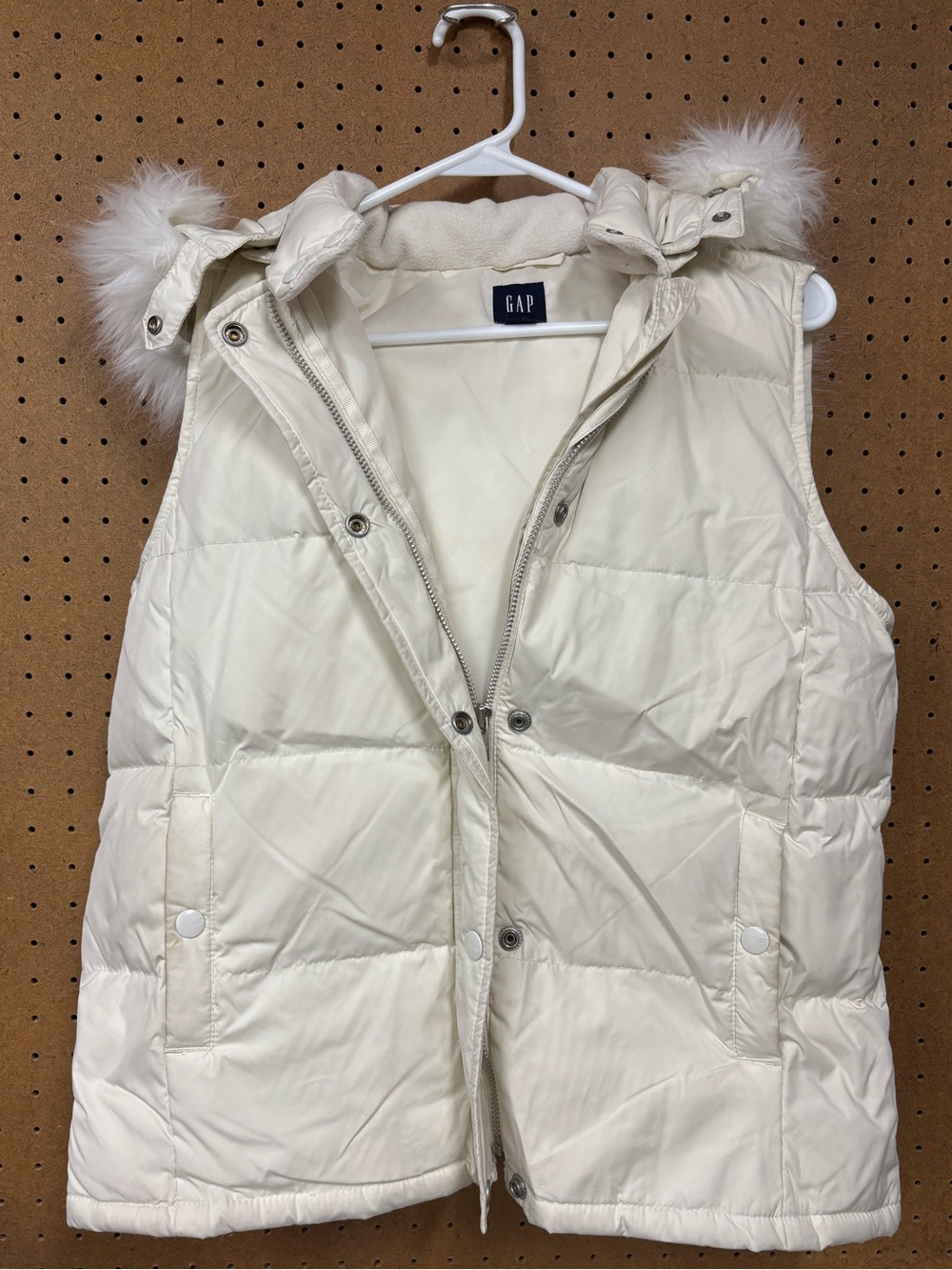GAP Cream Puffy Vest